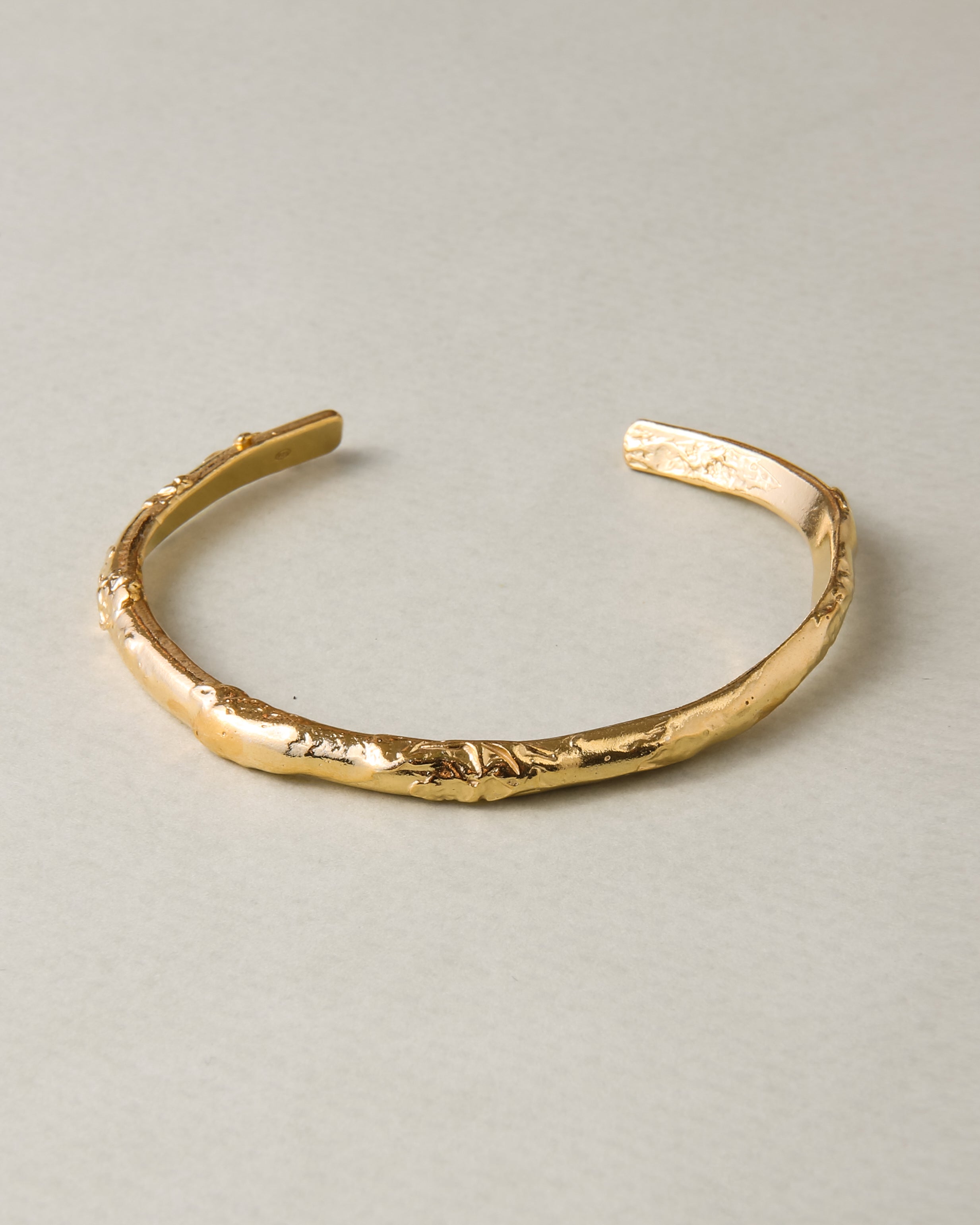 Wave Thick Bangle