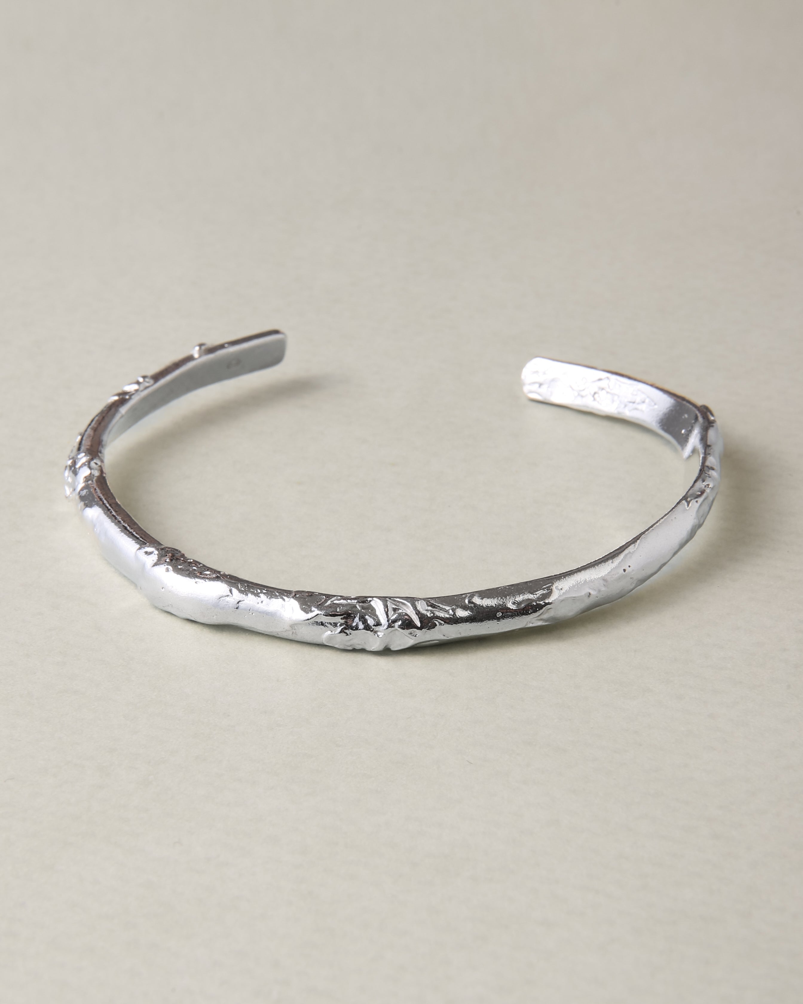 Wave Thick Bangle