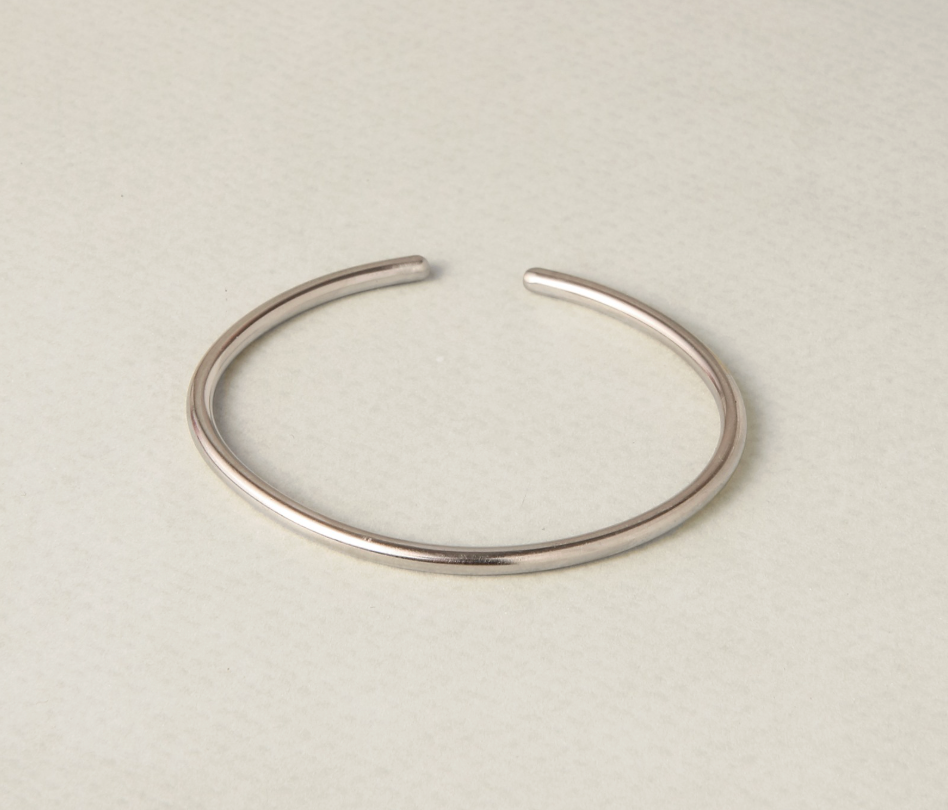 Linea Bangle