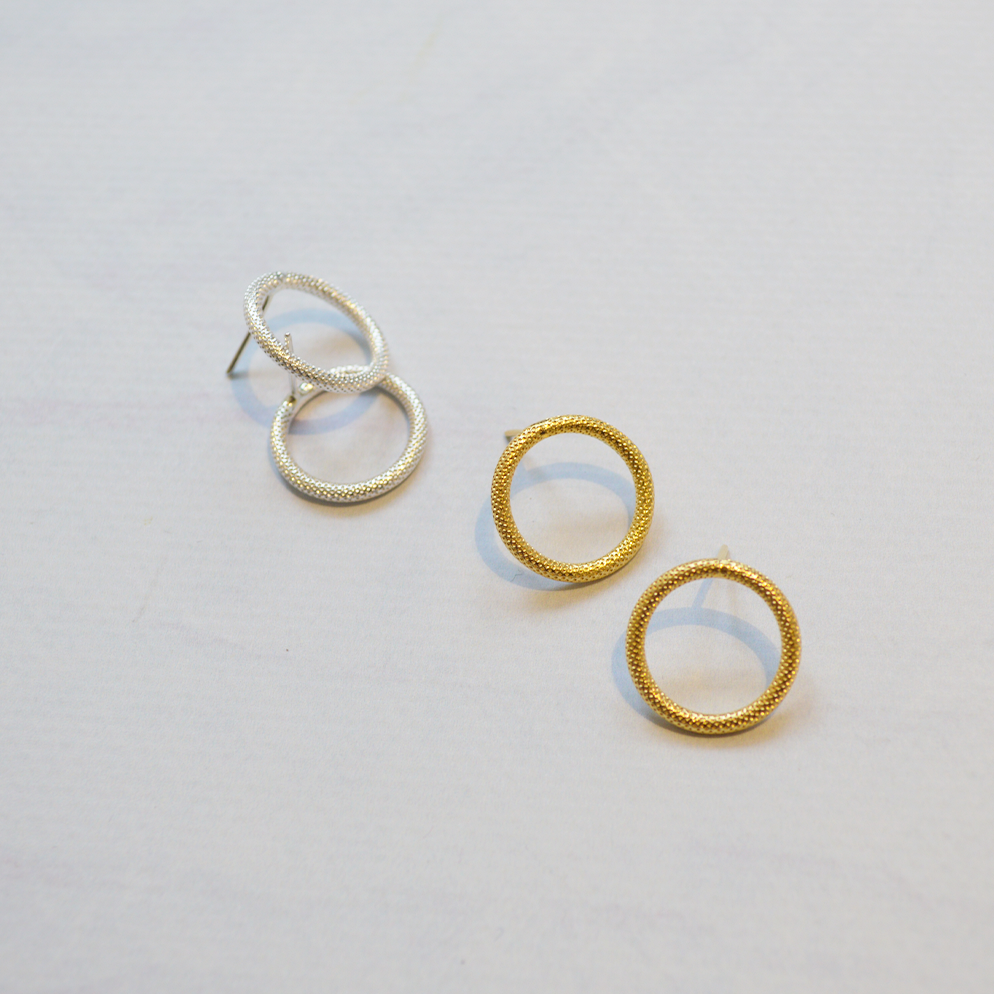 Textured Closed Hoops