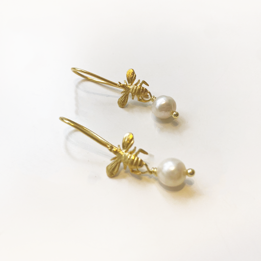 Bee with Hanging Pearl Earrings